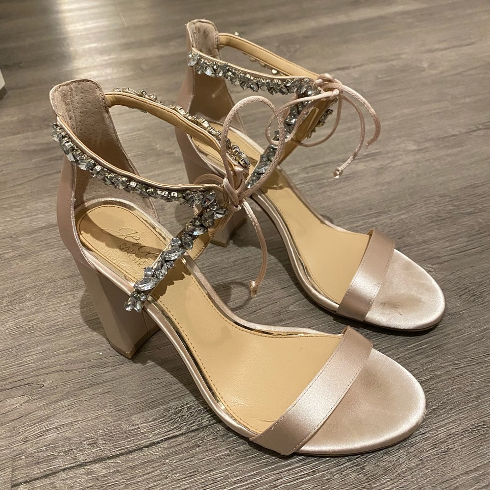 Jewel Badgley Mischka Rose Heel